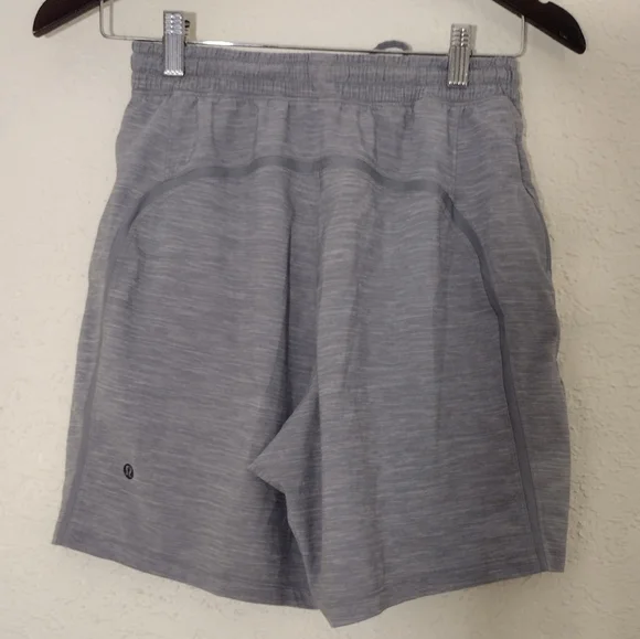 Lululemon Athletica Light Gray Men's Athletic Shorts - Picture 5 of 5